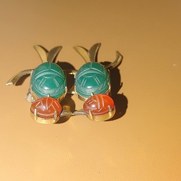 Vintage WRE 12K GF Scarab Beetle Brooch Green Orange Glass Cabochons Reversed - Picture 5 of 7